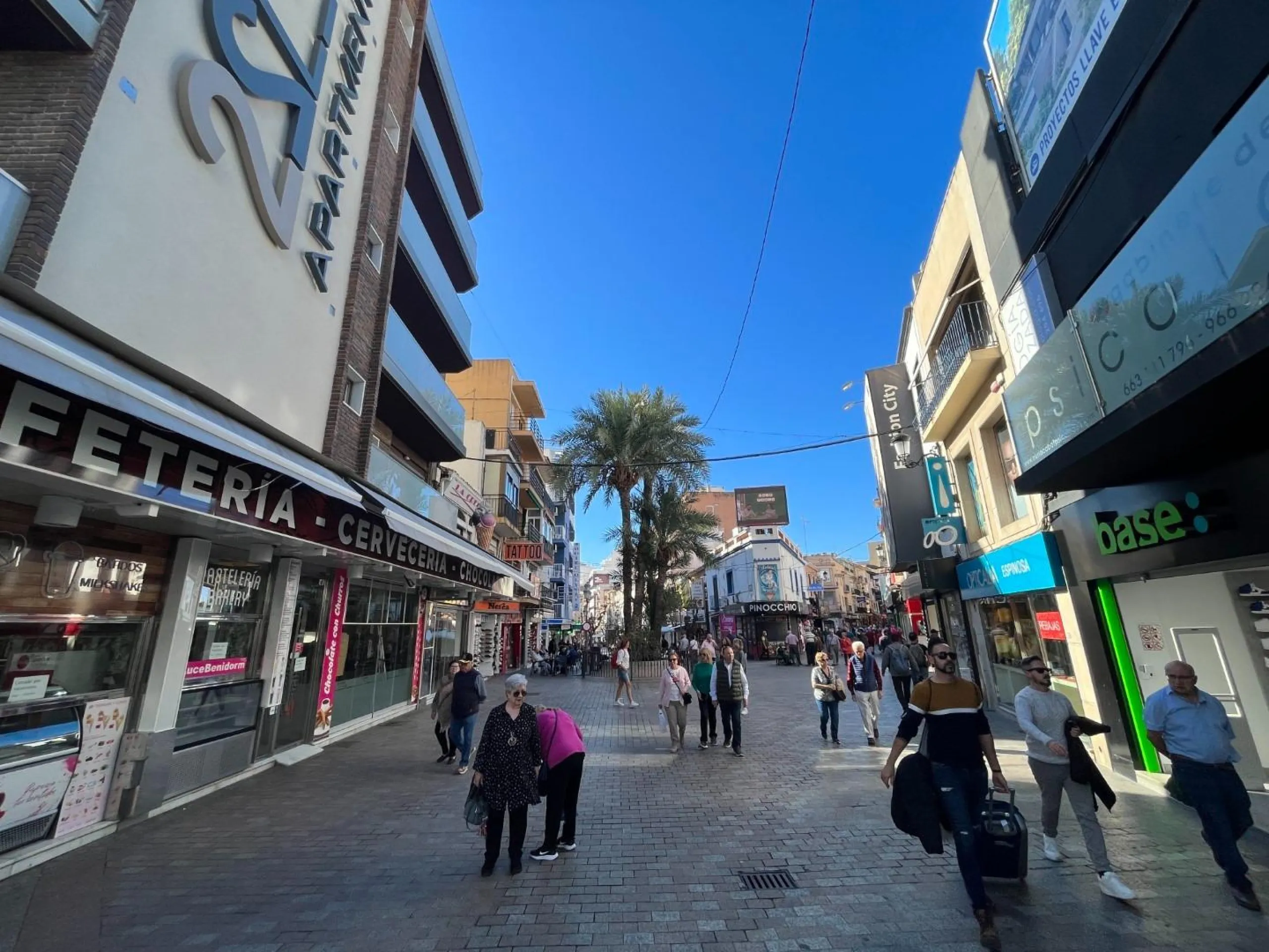 Renovated restaurant in the best area of Benidorm