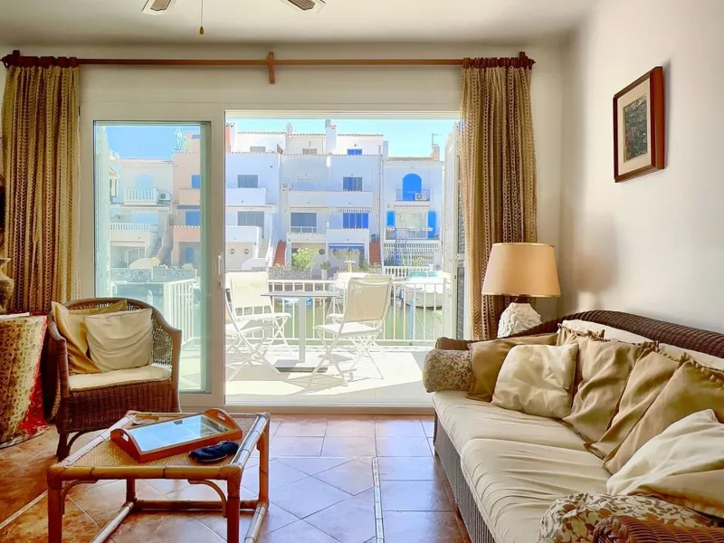 Waterfront Home with Private Mooring in Port Empúries – Exclusive Nautical Lifestyle Steps from the Beach