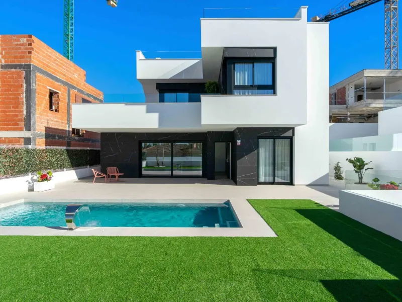 VILLAS DE LUJO! OBRA NUEVA! PISO PILOTO HECHO! ZONA ROJALES.