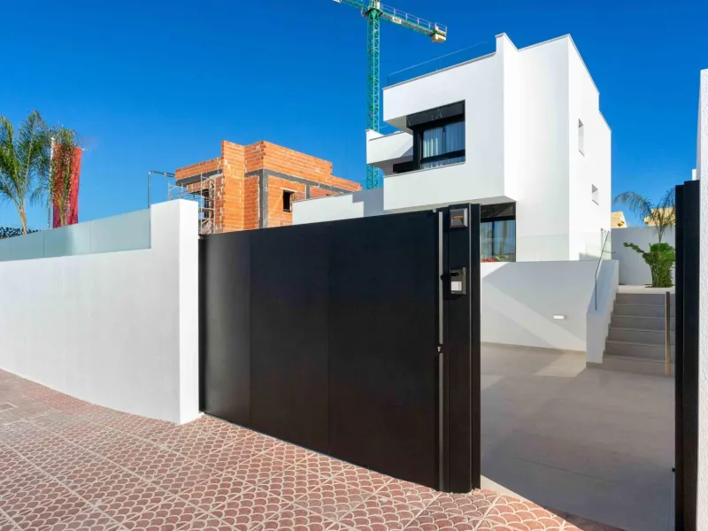 VILLAS DE LUJO! OBRA NUEVA! PISO PILOTO HECHO! ZONA ROJALES.