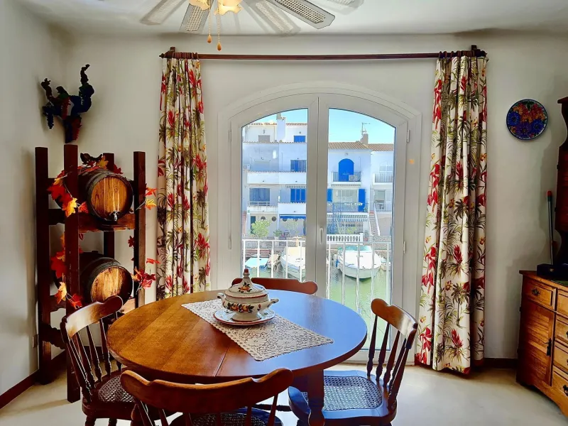 Waterfront Home with Private Mooring in Port Empúries – Exclusive Nautical Lifestyle Steps from the Beach
