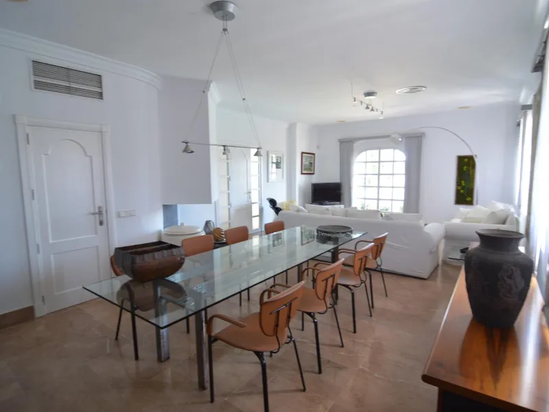 Spectacular renovated villa in urbanization Torreta Florida
