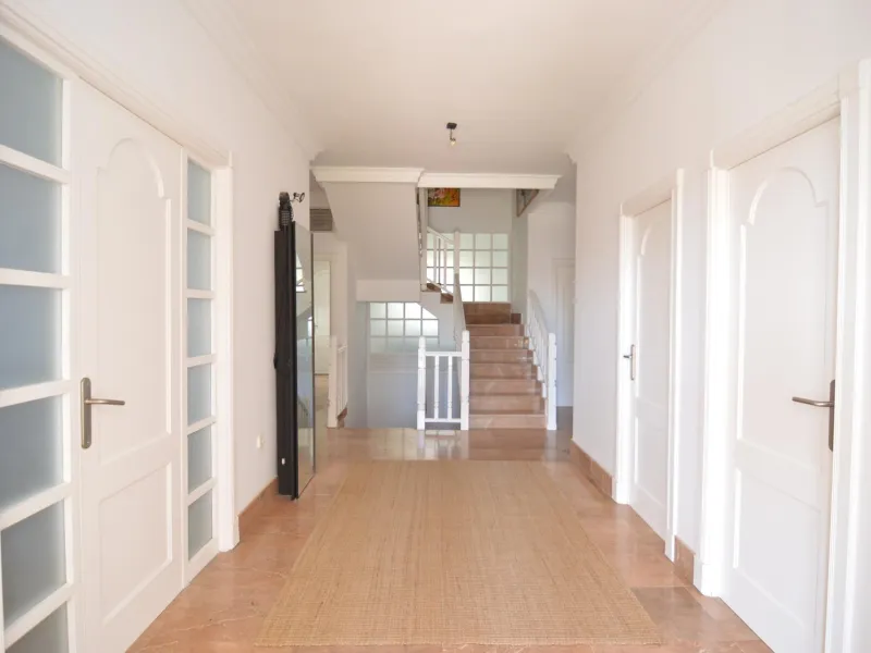 Spectacular renovated villa in urbanization Torreta Florida