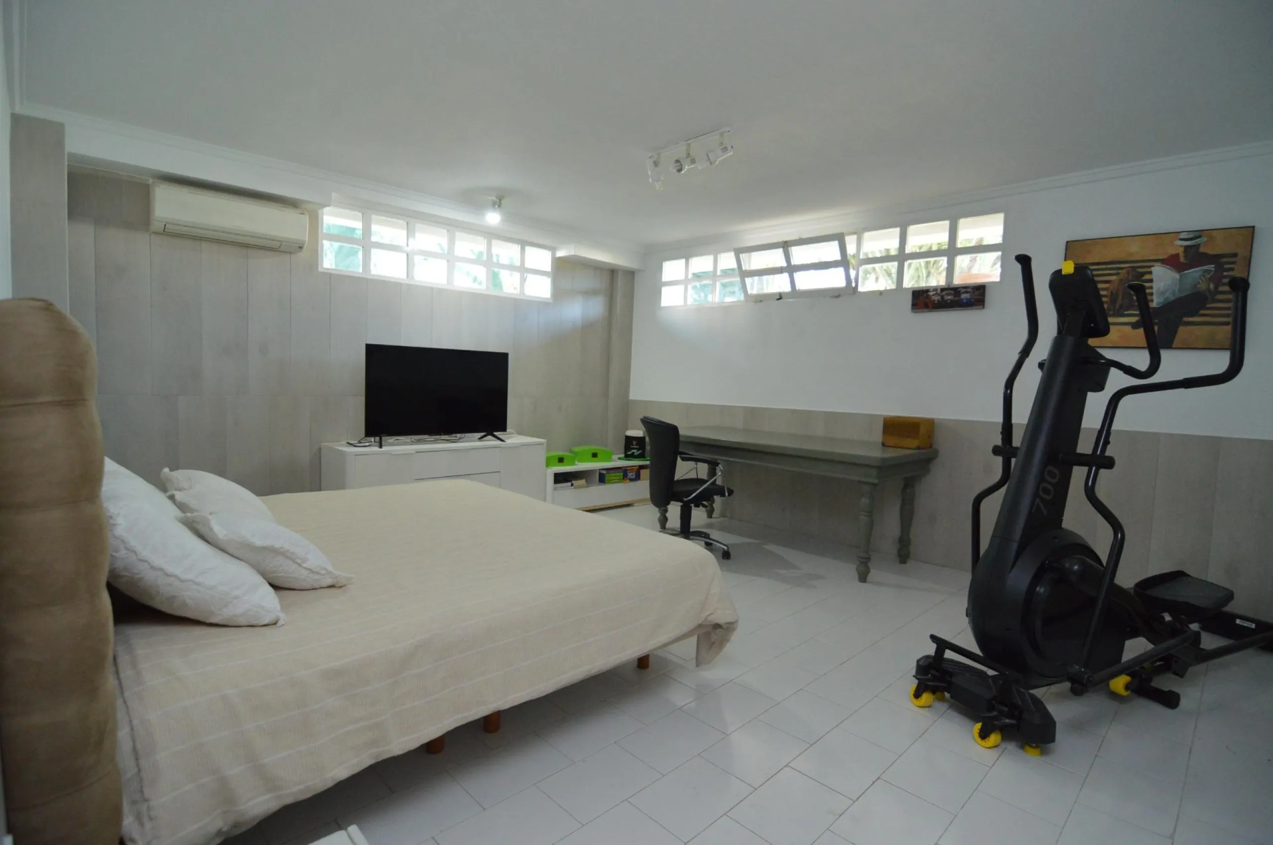 Spectacular renovated villa in urbanization Torreta Florida