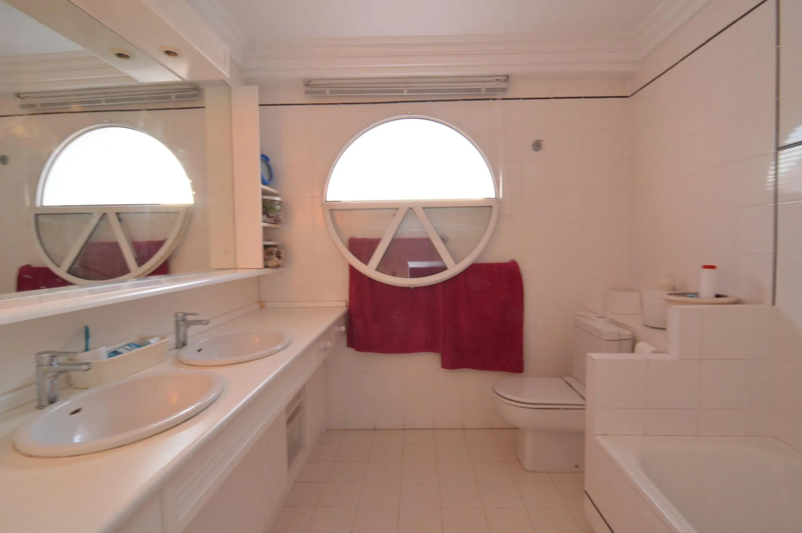 Spectacular renovated villa in urbanization Torreta Florida
