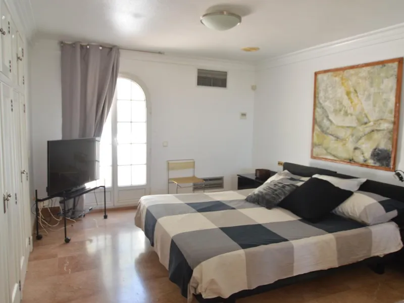 Spectacular renovated villa in urbanization Torreta Florida