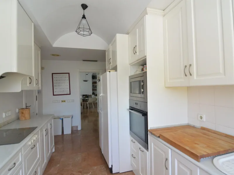 Spectacular renovated villa in urbanization Torreta Florida