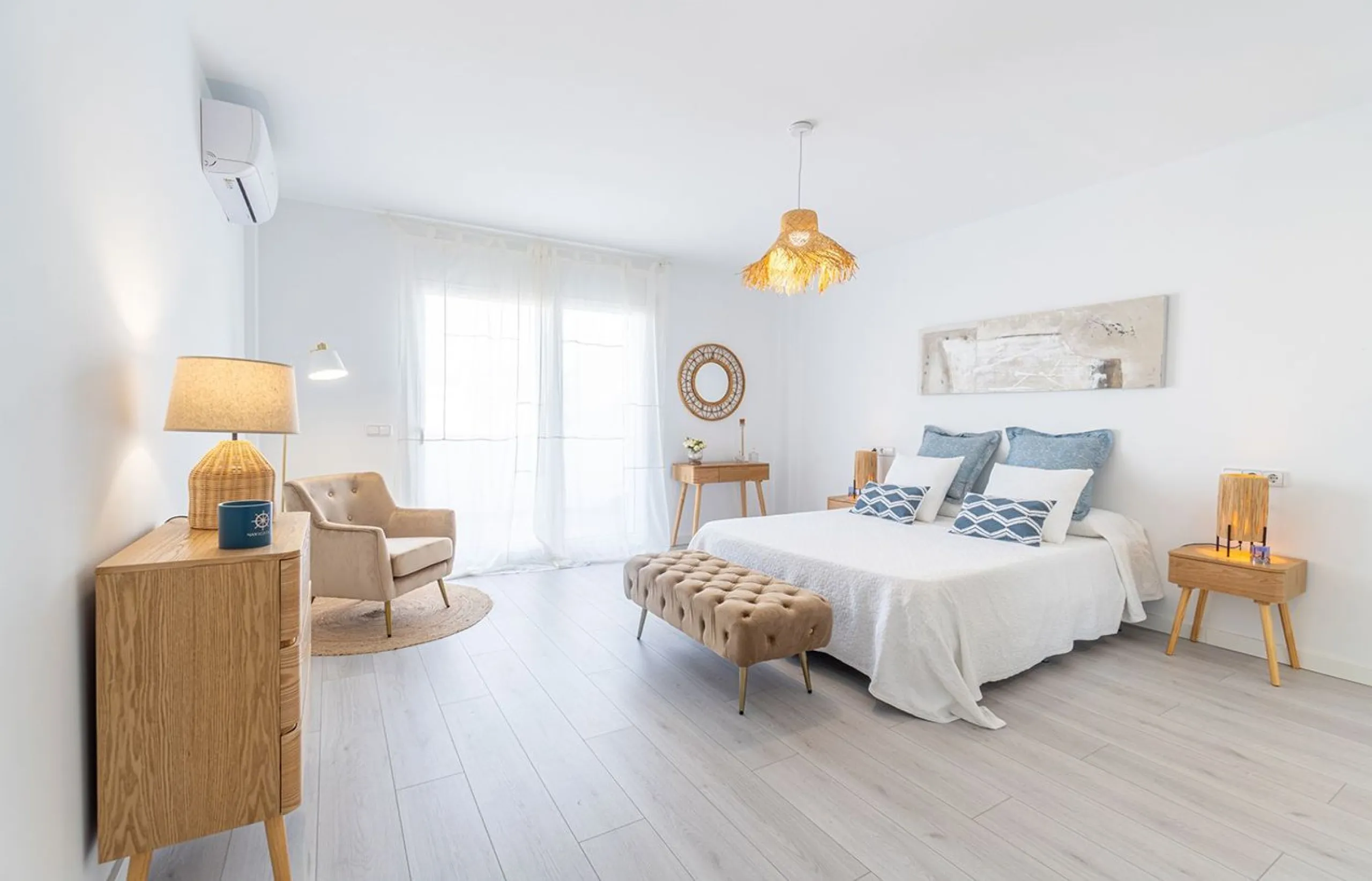 Encantadora casa de pescador reformada con amarre y vistas al canal en Empuriabrava