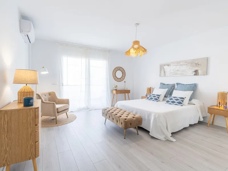 Encantadora casa de pescador reformada con amarre y vistas al canal en Empuriabrava