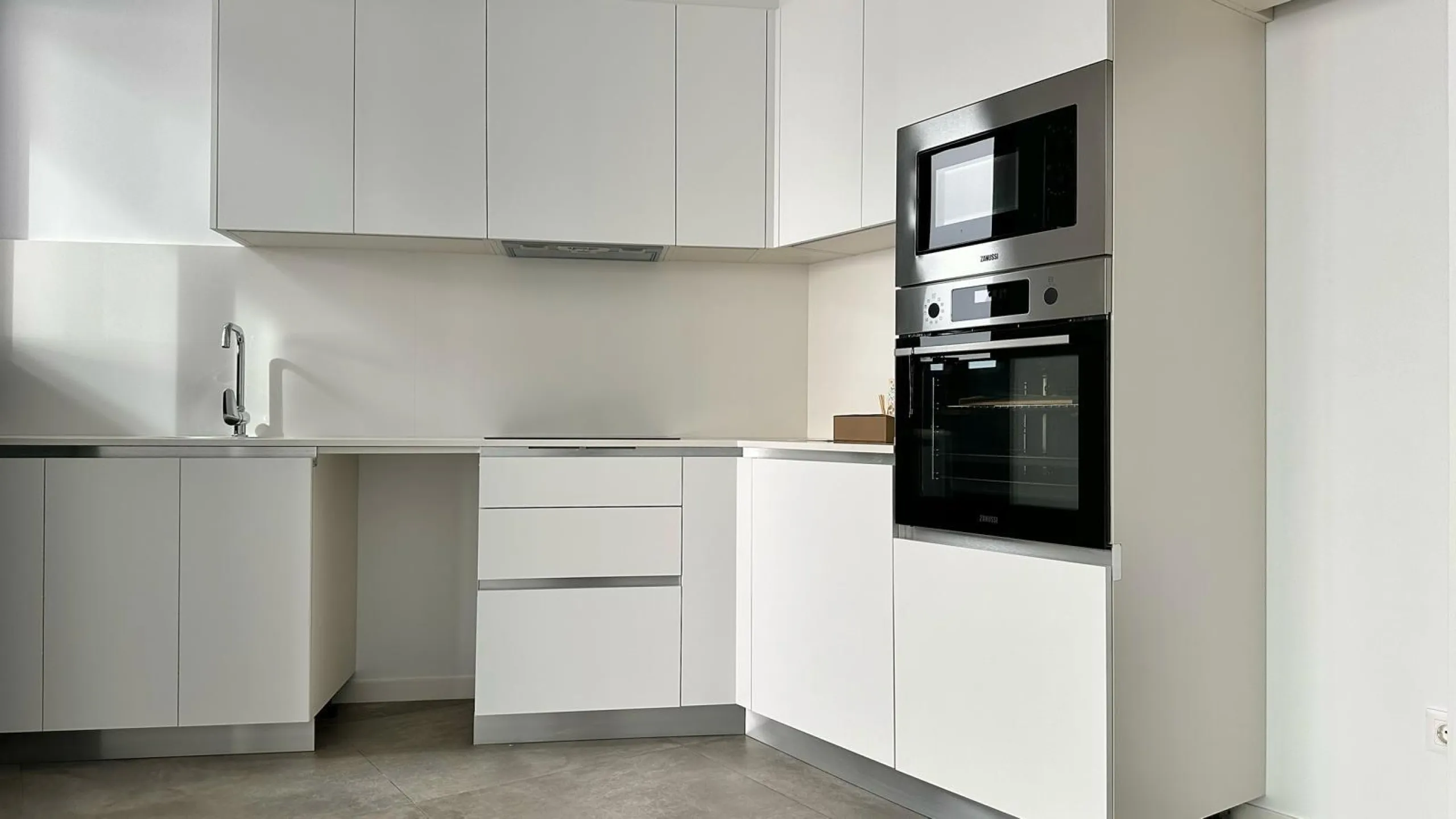 BRAND NEW DESIGN APARTMENT WITH SEA VIEWS ON PONIENTE BEACH, BENIDORM