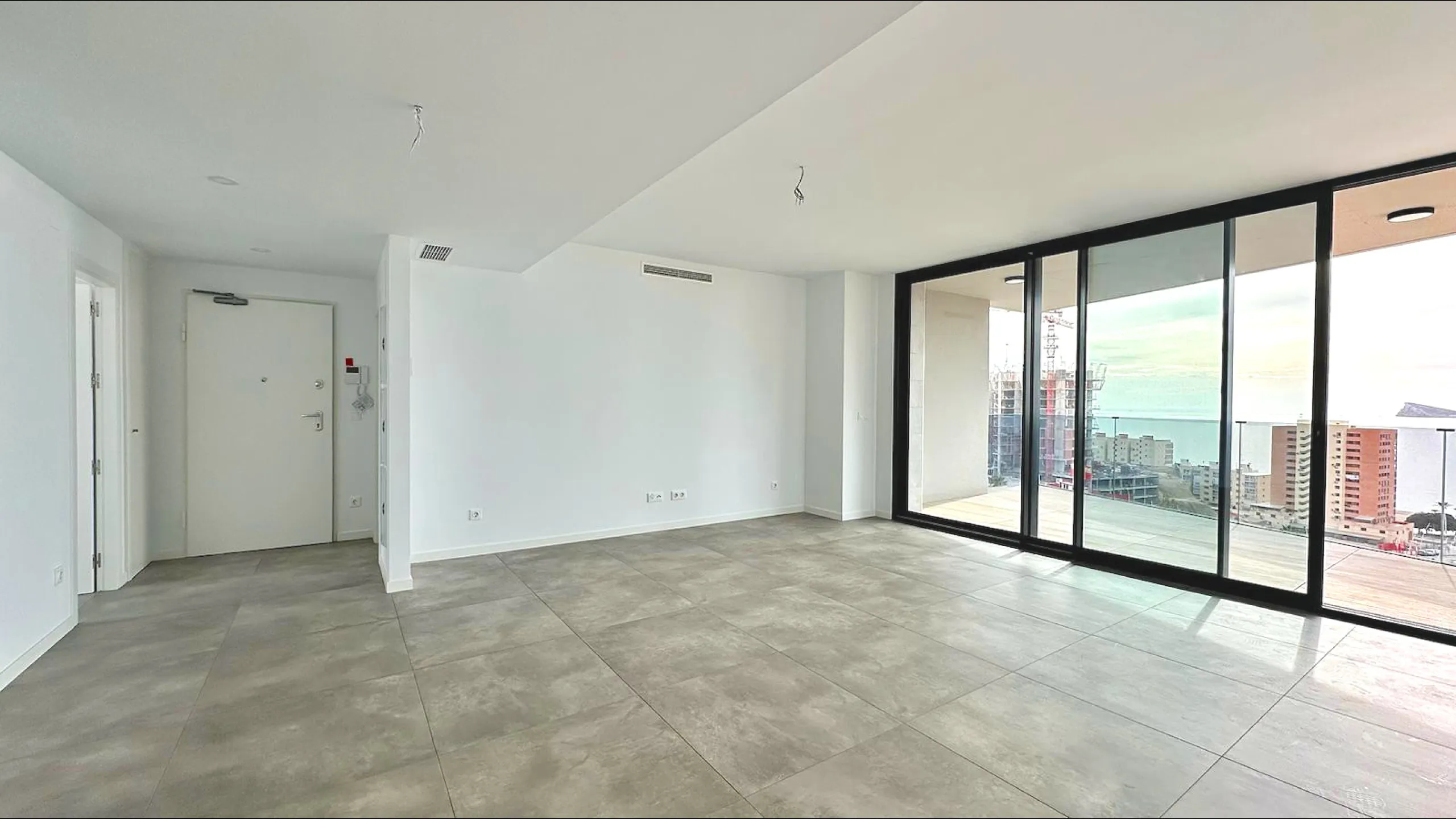 BRAND NEW DESIGN APARTMENT WITH SEA VIEWS ON PONIENTE BEACH, BENIDORM