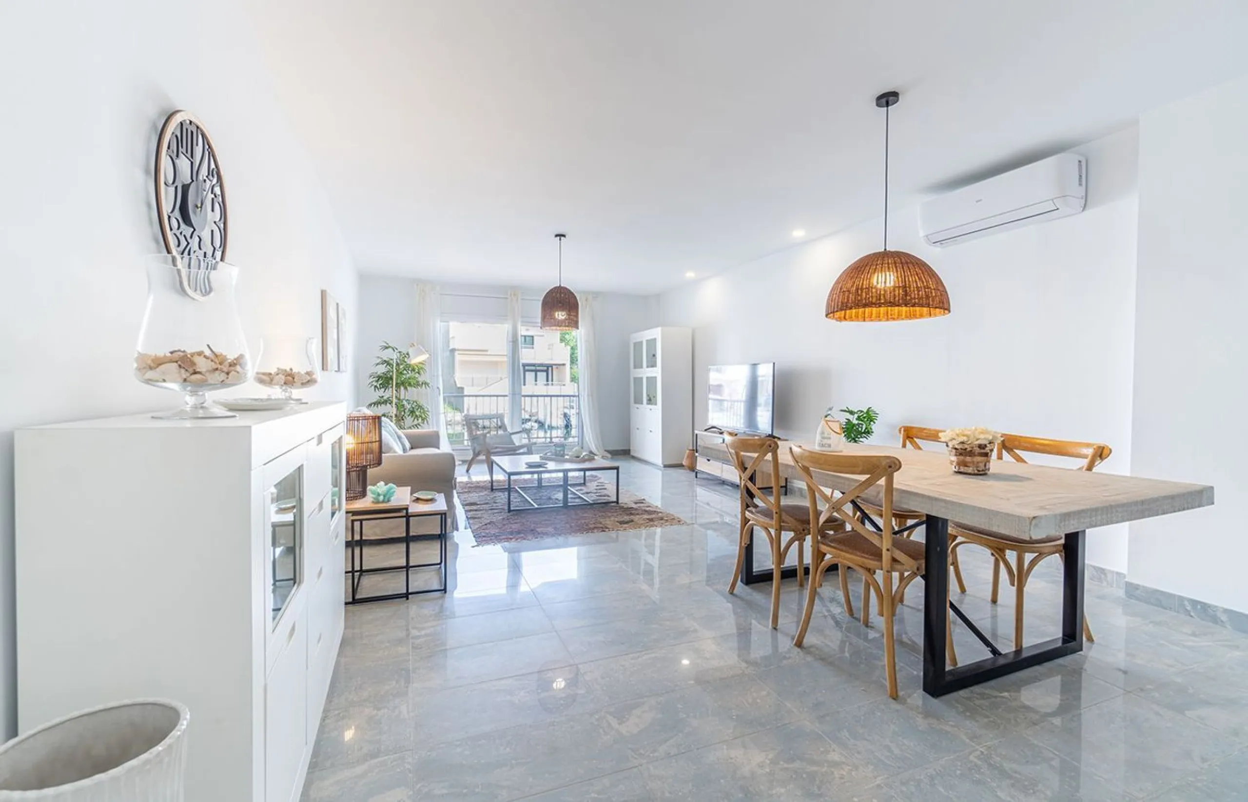 Encantadora casa de pescador reformada con amarre y vistas al canal en Empuriabrava