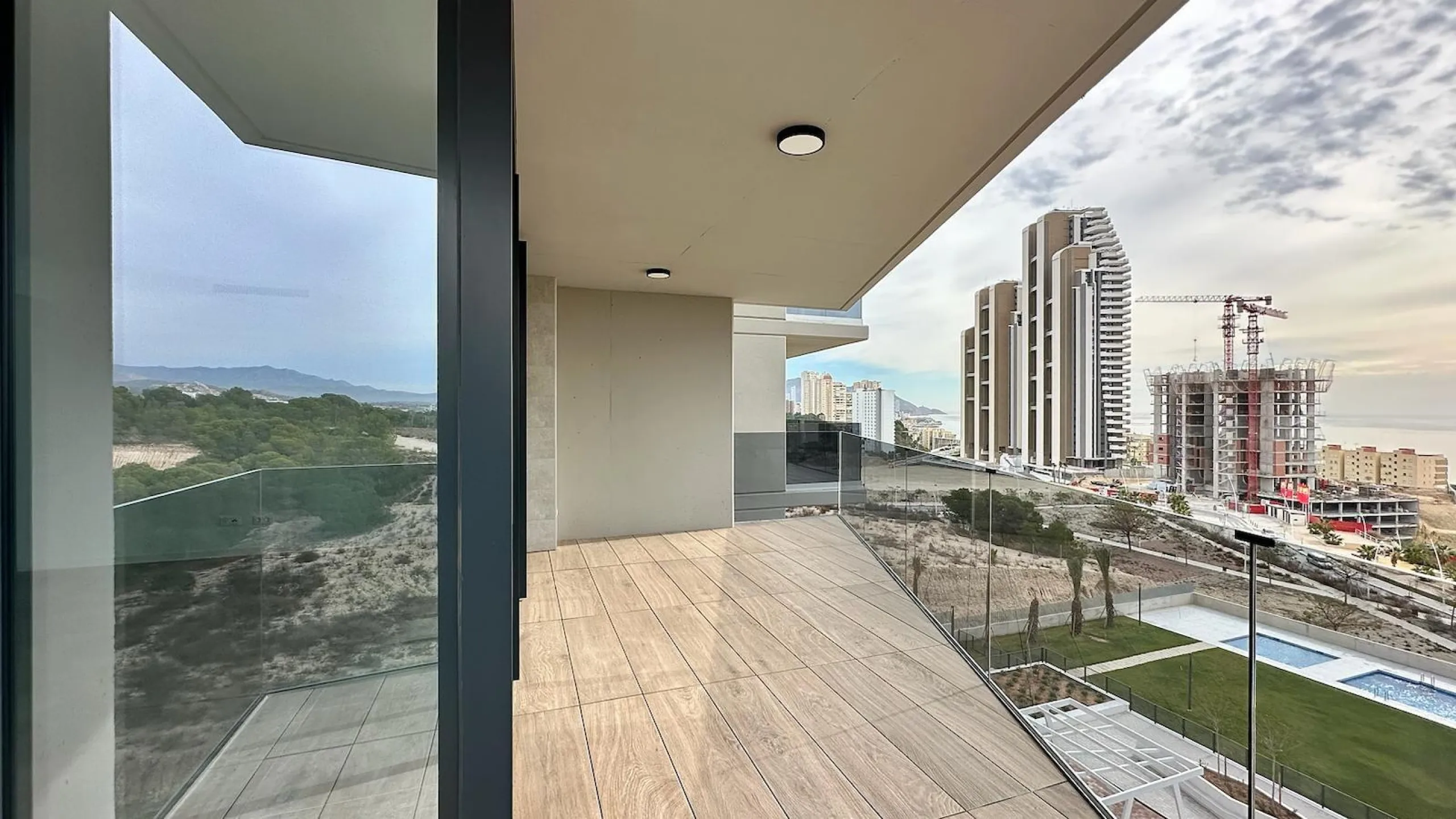 BRAND NEW DESIGN APARTMENT WITH SEA VIEWS ON PONIENTE BEACH, BENIDORM