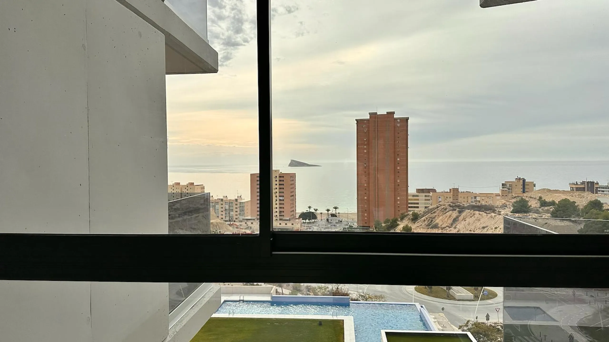 BRAND NEW DESIGN APARTMENT WITH SEA VIEWS ON PONIENTE BEACH, BENIDORM