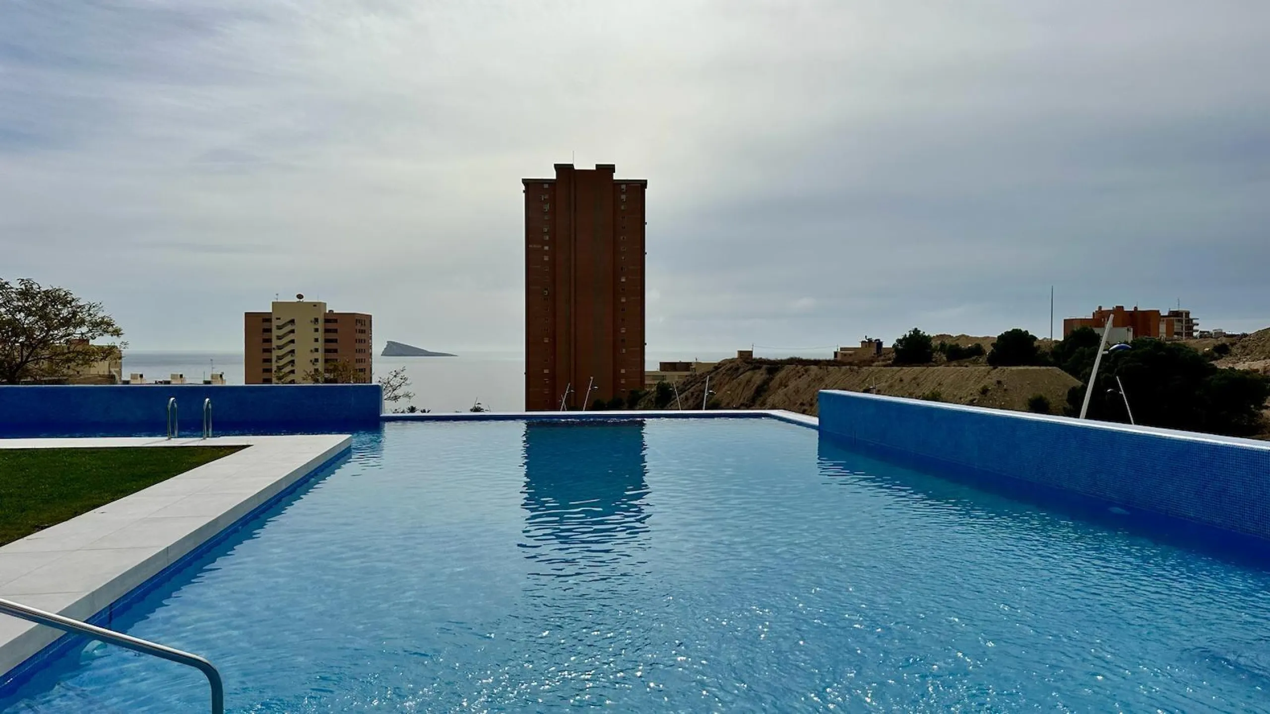 BRAND NEW DESIGN APARTMENT WITH SEA VIEWS ON PONIENTE BEACH, BENIDORM