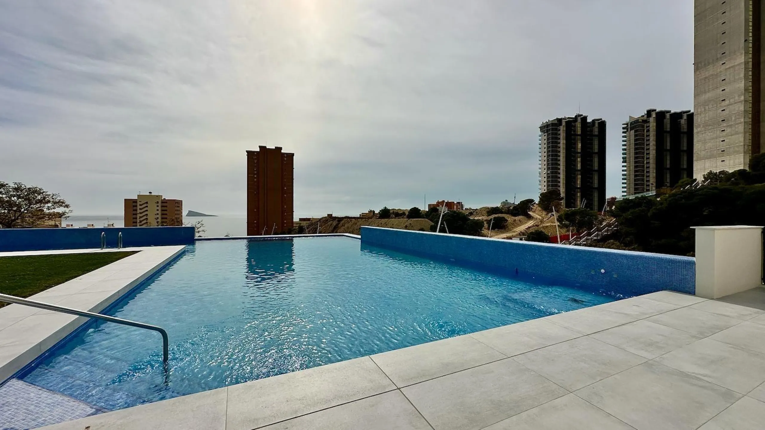 BRAND NEW DESIGN APARTMENT WITH SEA VIEWS ON PONIENTE BEACH, BENIDORM