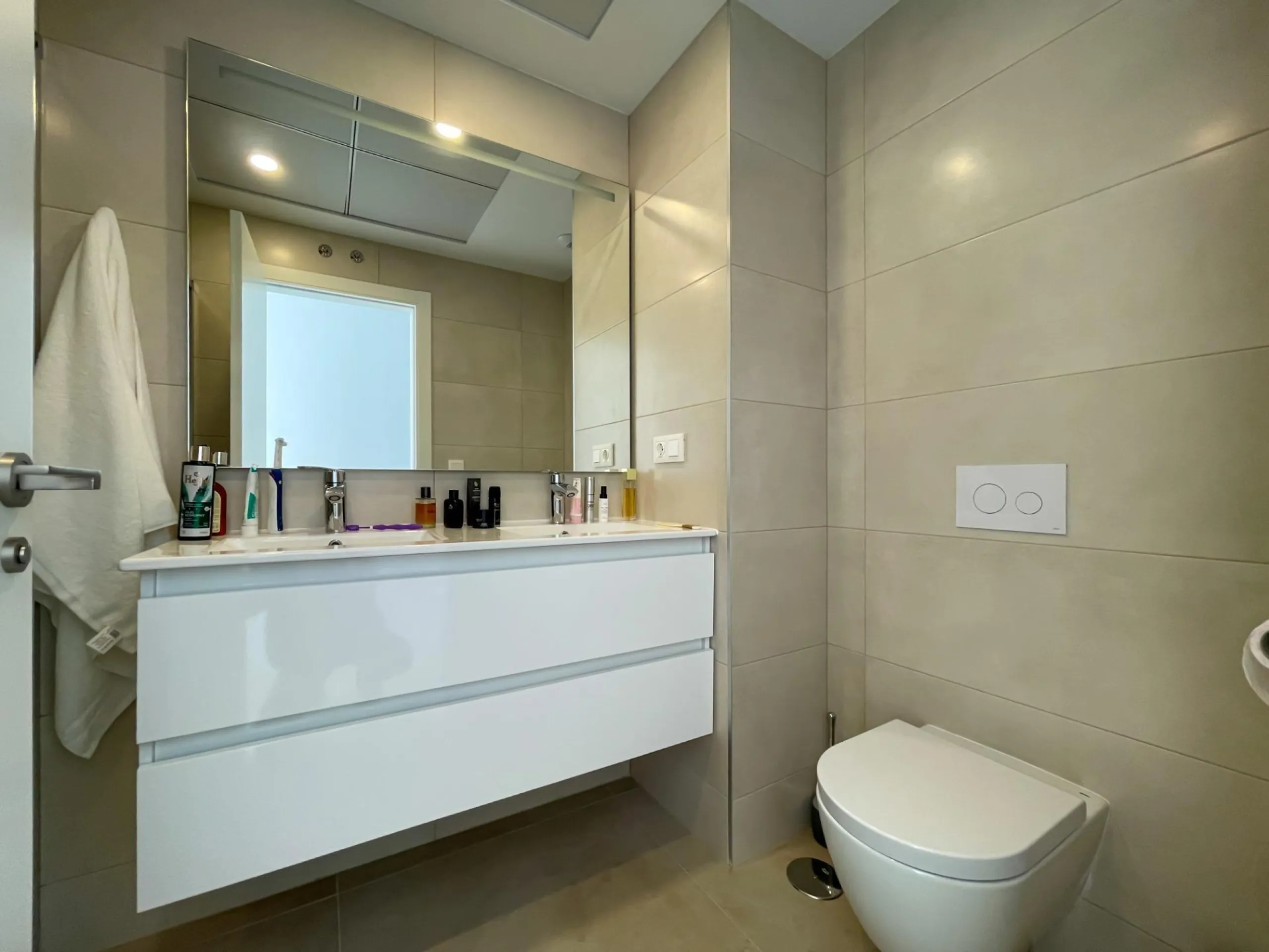 BRAND NEW DESIGN APARTMENT WITH SEA VIEWS ON PONIENTE BEACH, BENIDORM