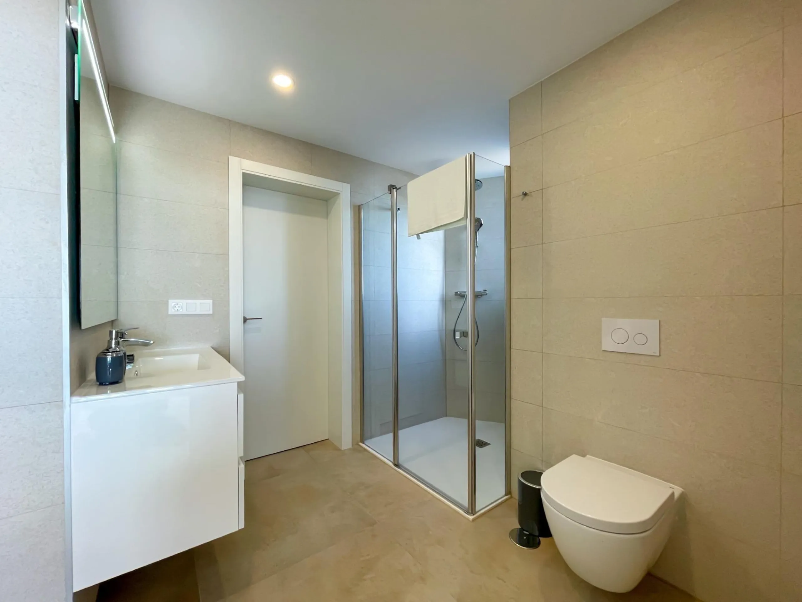 BRAND NEW DESIGN APARTMENT WITH SEA VIEWS ON PONIENTE BEACH, BENIDORM