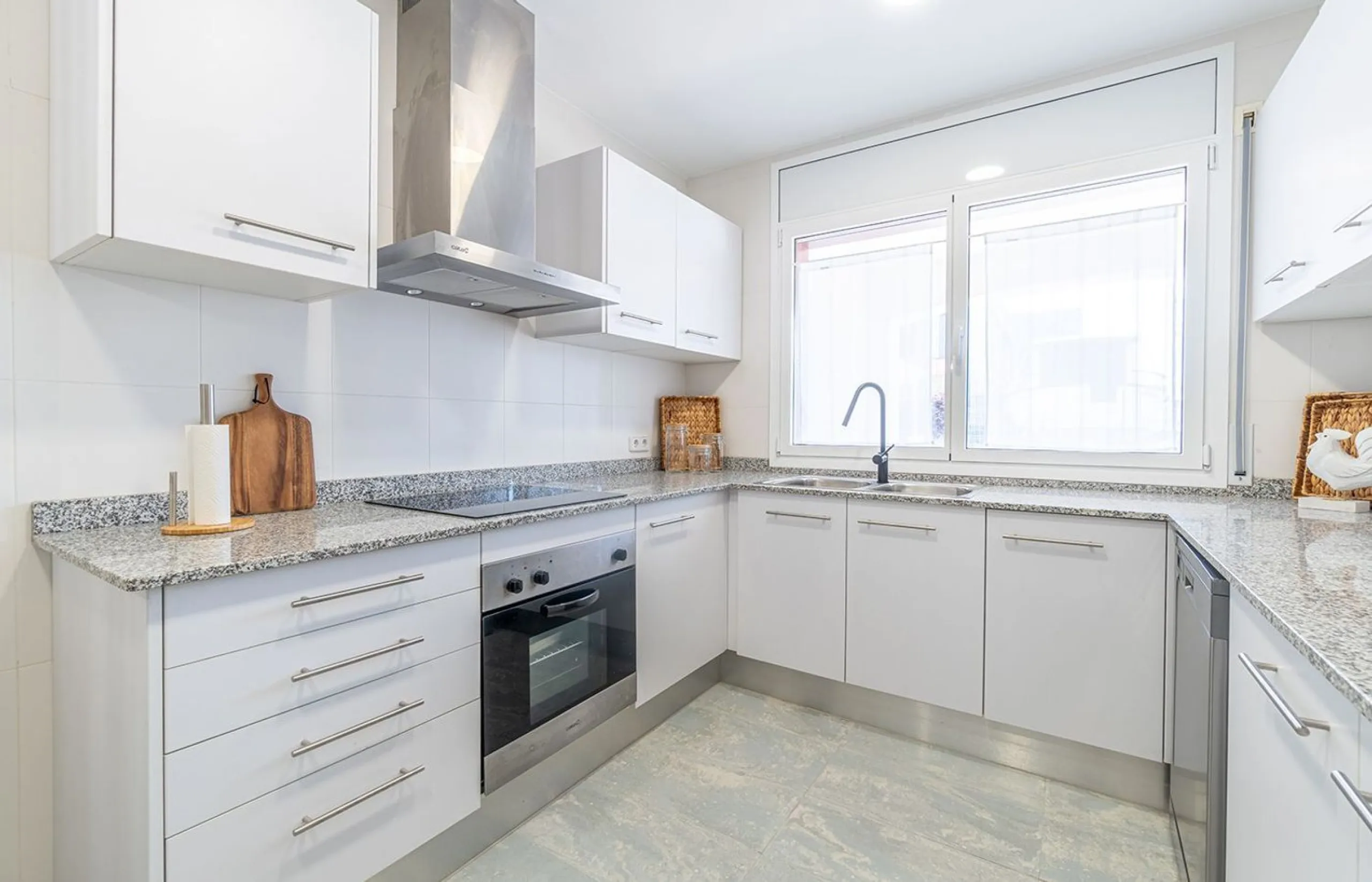 Encantadora casa de pescador reformada con amarre y vistas al canal en Empuriabrava