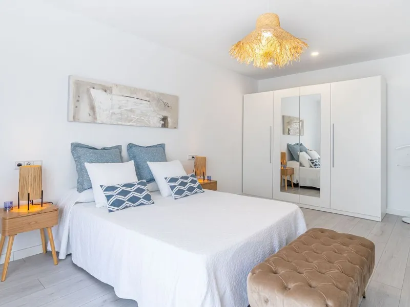 Encantadora casa de pescador reformada con amarre y vistas al canal en Empuriabrava