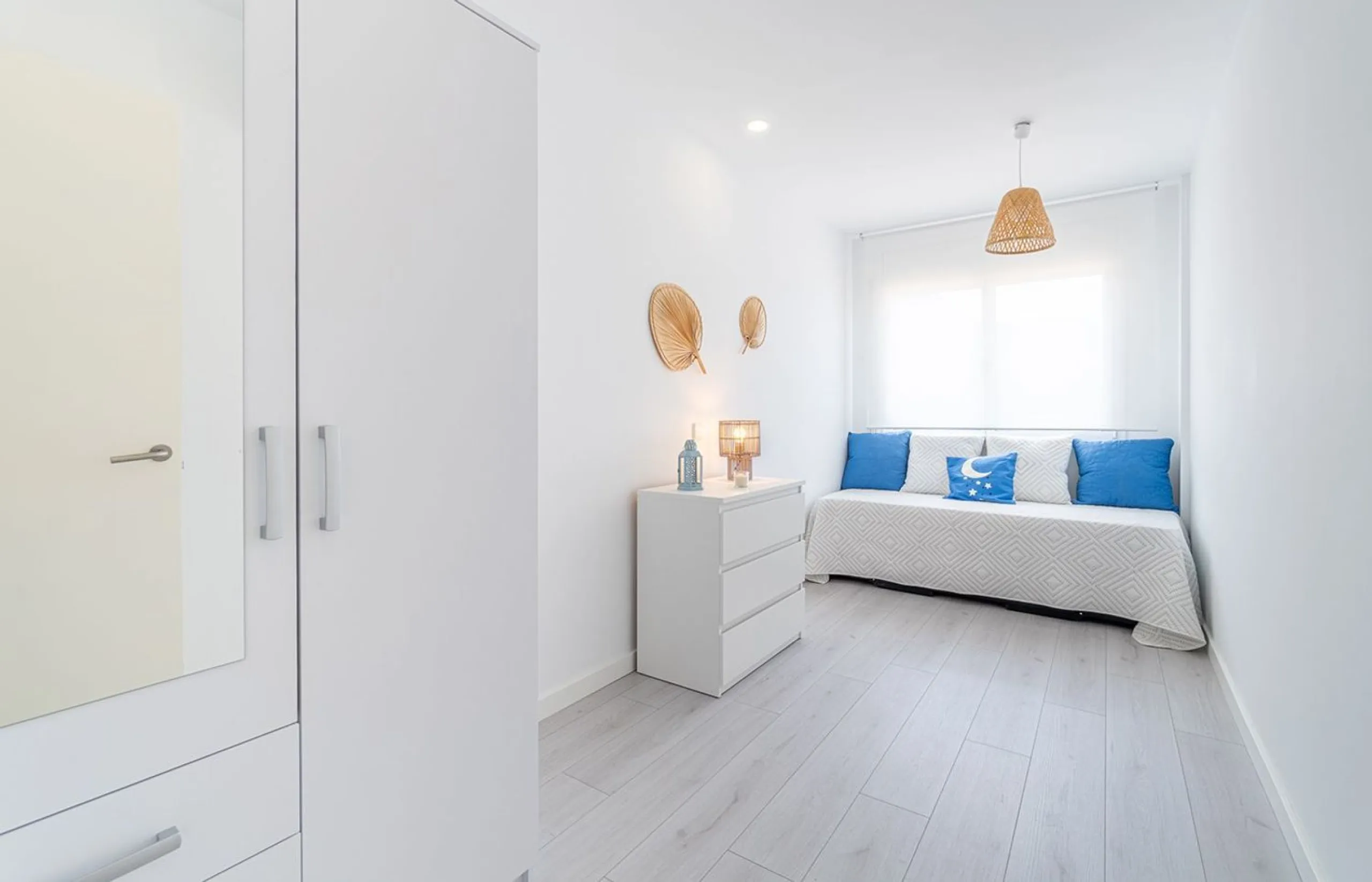 Encantadora casa de pescador reformada con amarre y vistas al canal en Empuriabrava