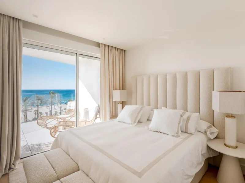 Últimos apartamentos de lujo en primera línea de la playa de Poniente