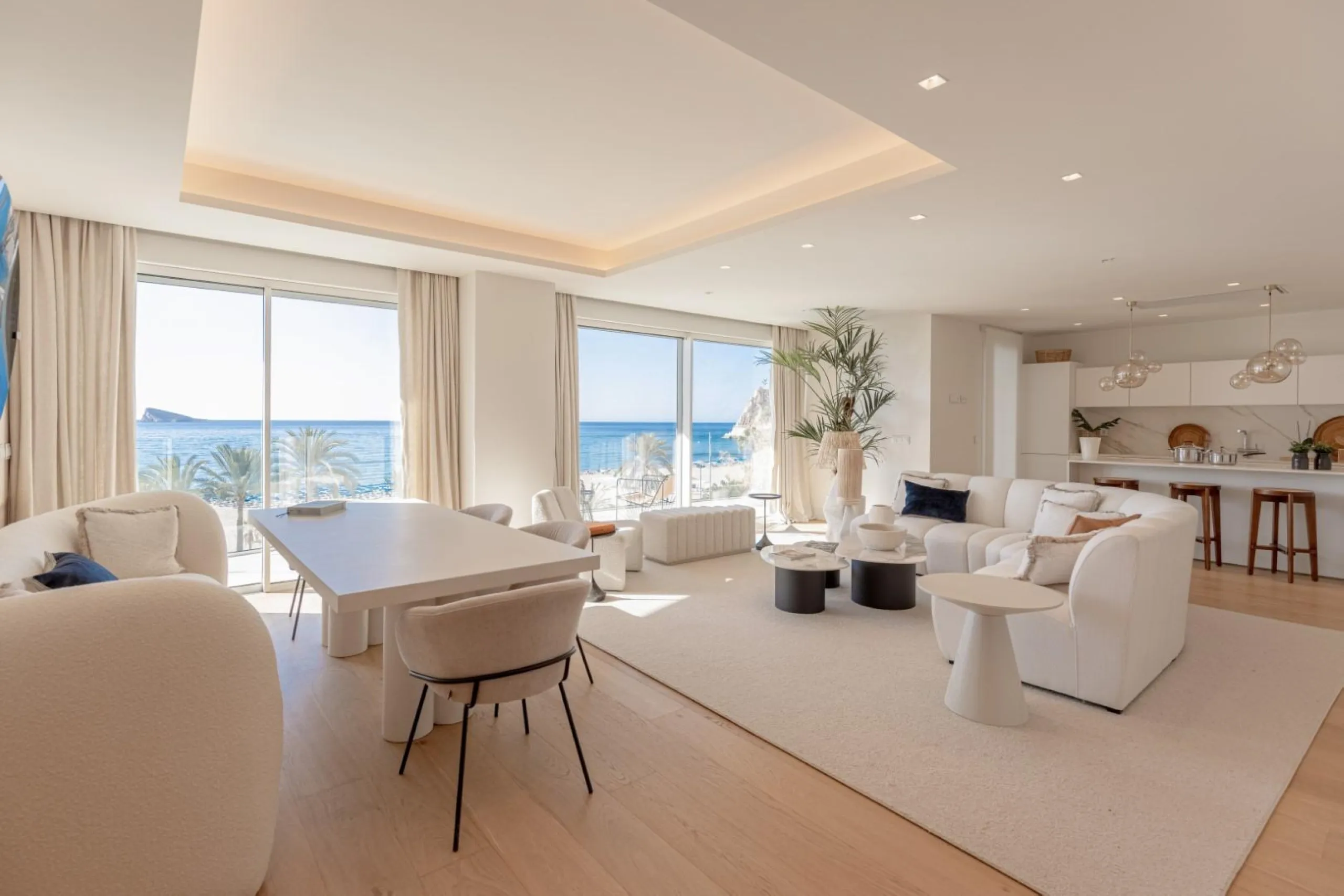 Last luxury apartments on the first line of Poniente beach