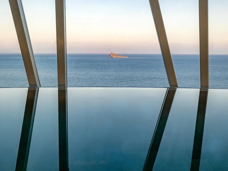 Last luxury apartments on the first line of Poniente beach