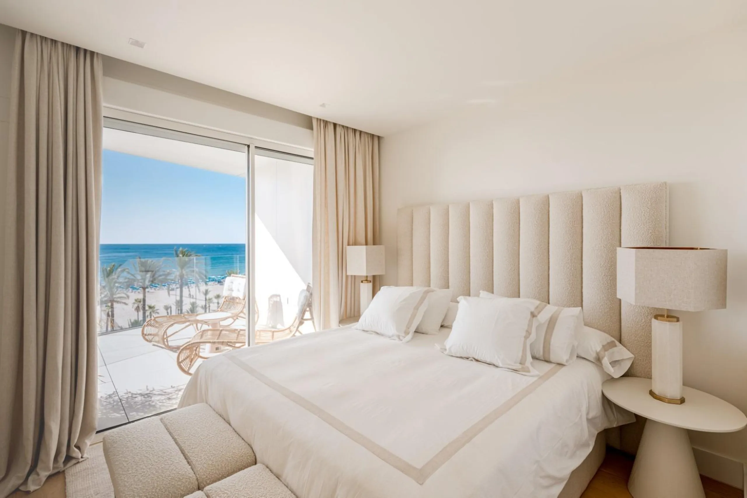Last luxury apartments on the first line of Poniente beach