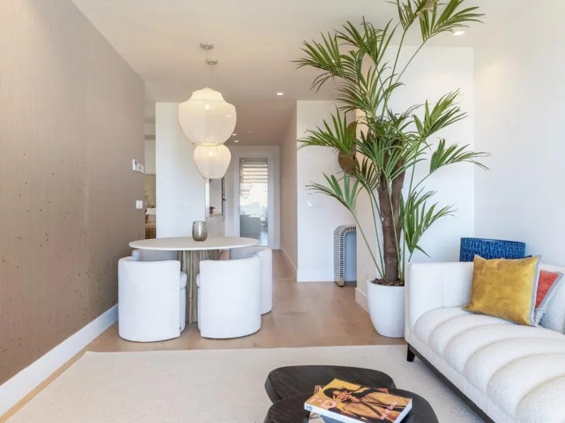 Last luxury apartments on the first line of Poniente beach