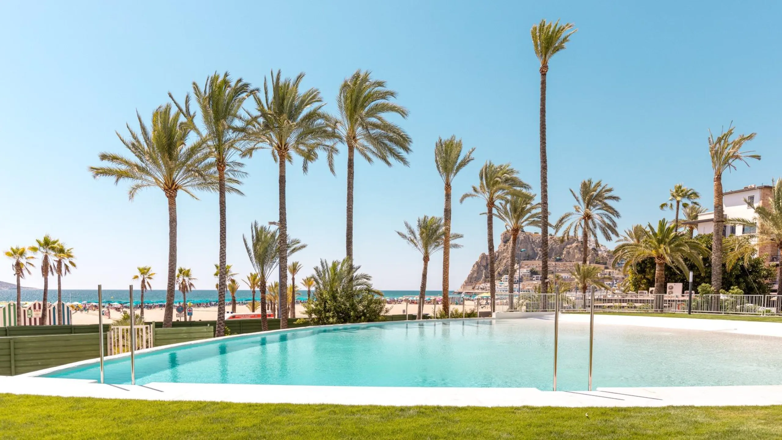Last luxury apartments on the first line of Poniente beach
