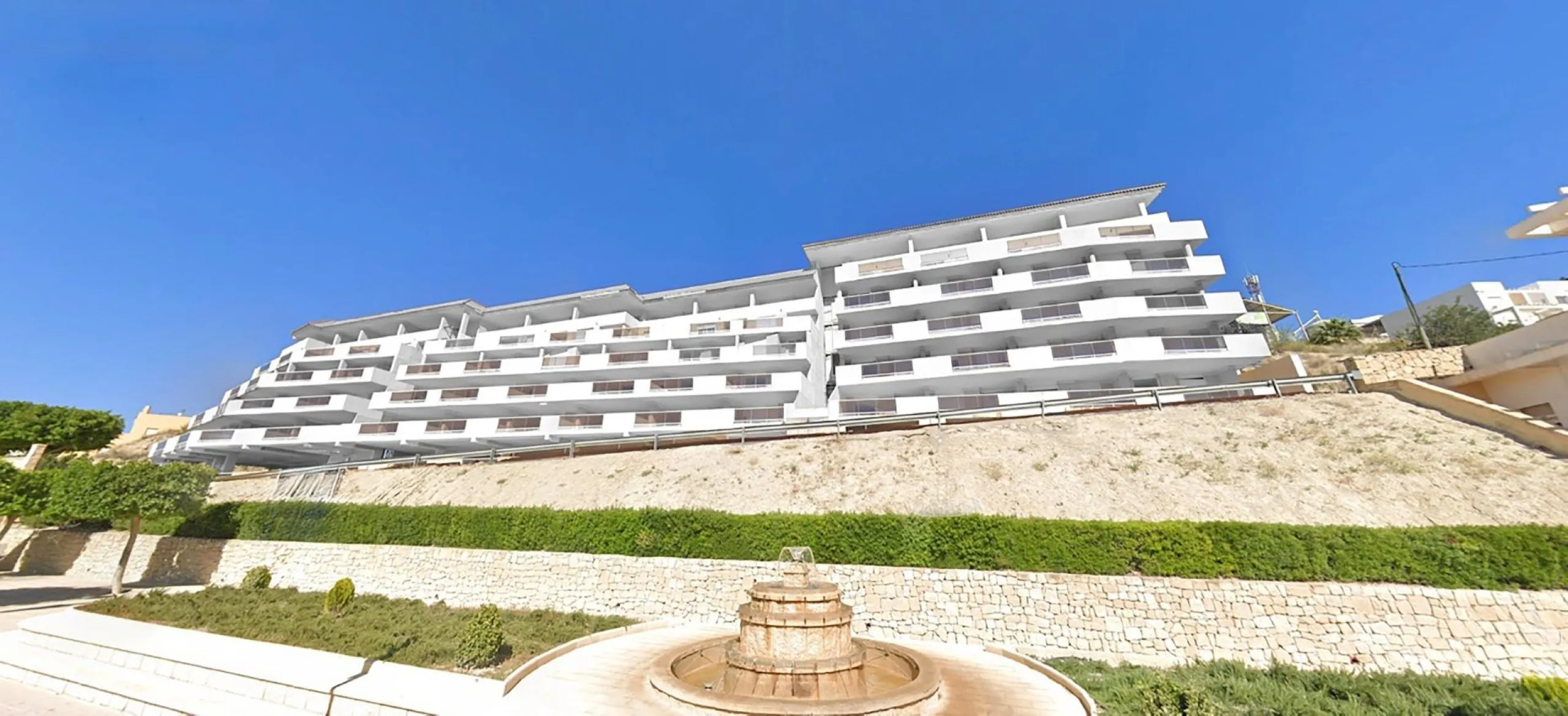 Newly built apartments with views of the Alicante mountains