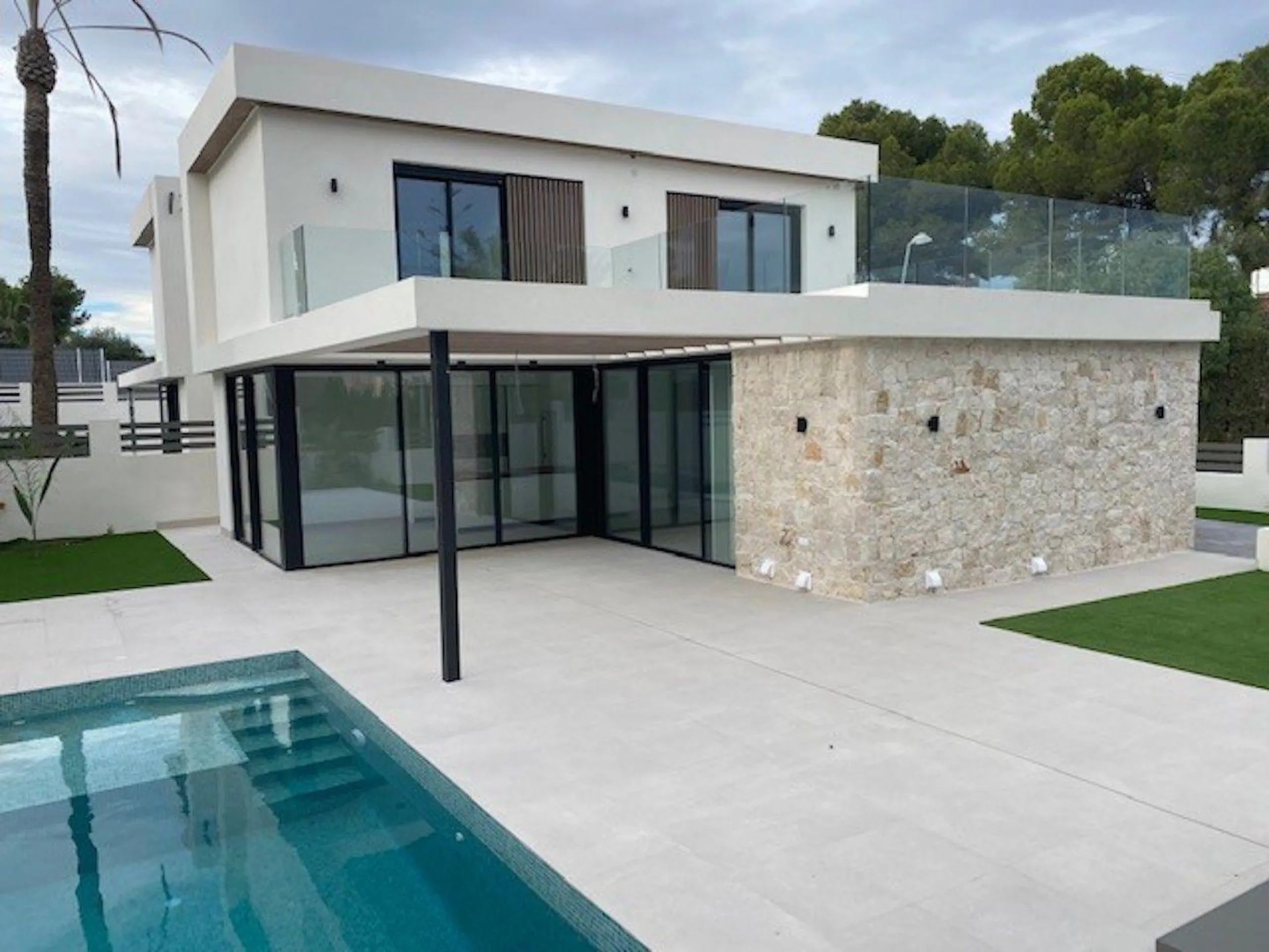VILLAS DE LUJO EN MONTEZENIA