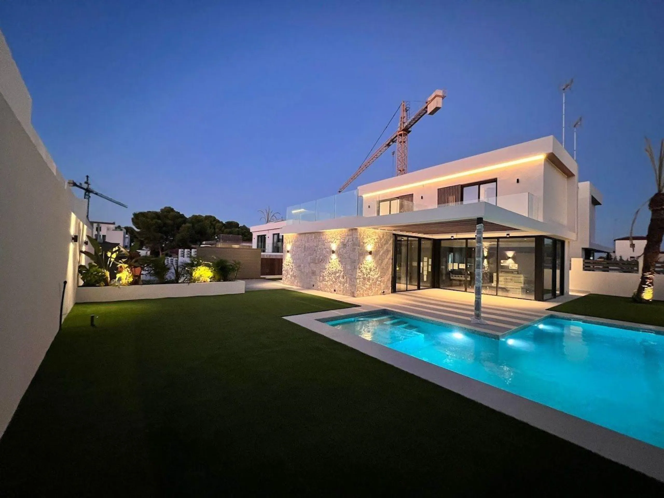 VILLAS DE LUJO EN MONTEZENIA