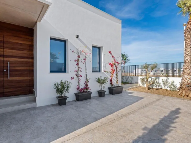 Luxury Villa with sea views and own pool in Mar de Cristal