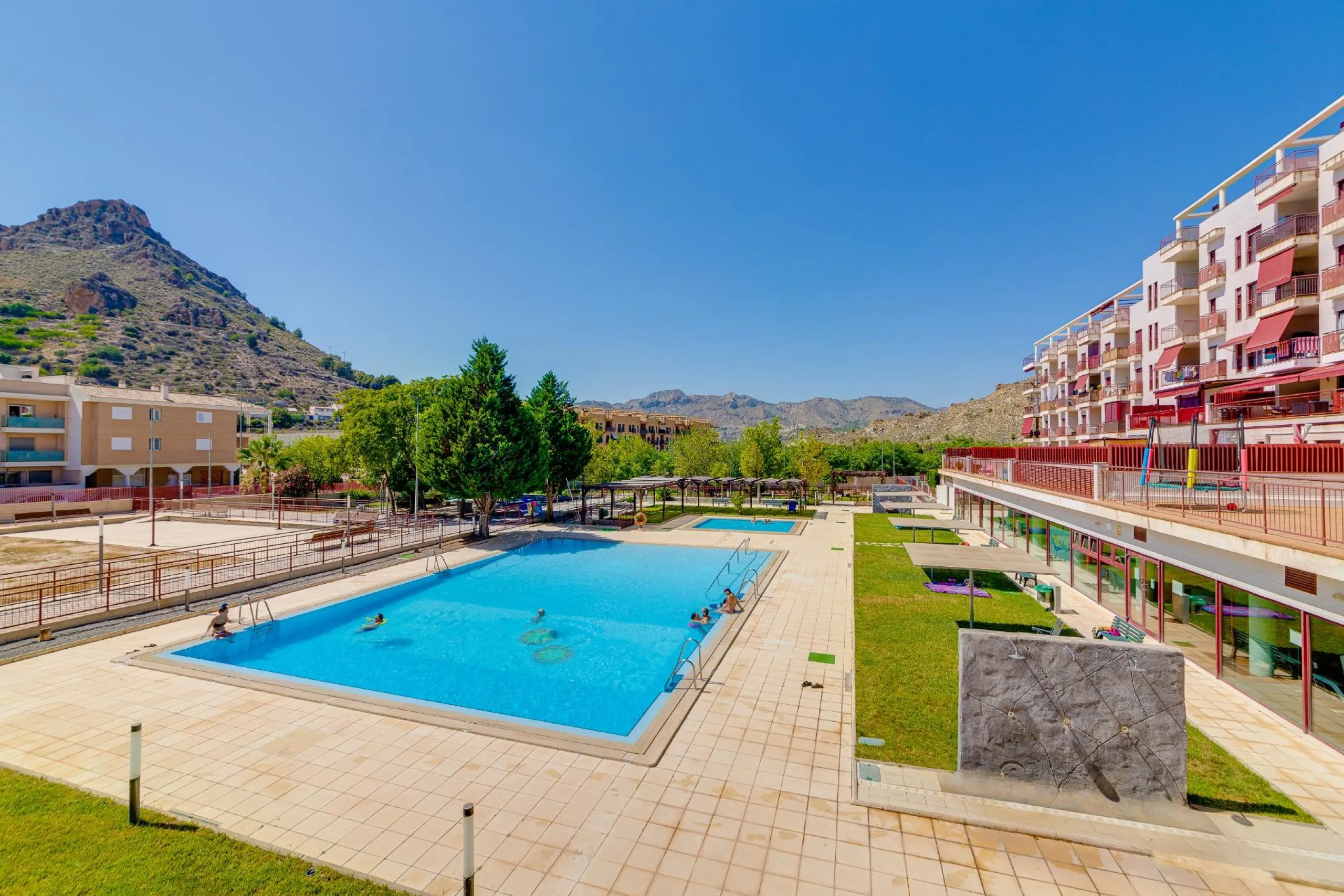 Beautiful apartment with large terrace, 2 bedrooms, 2 bathrooms at 500m from Archena spa and mountain views