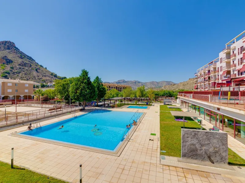Beautiful apartment with large terrace, 2 bedrooms, 2 bathrooms at 500m from Archena spa and mountain views