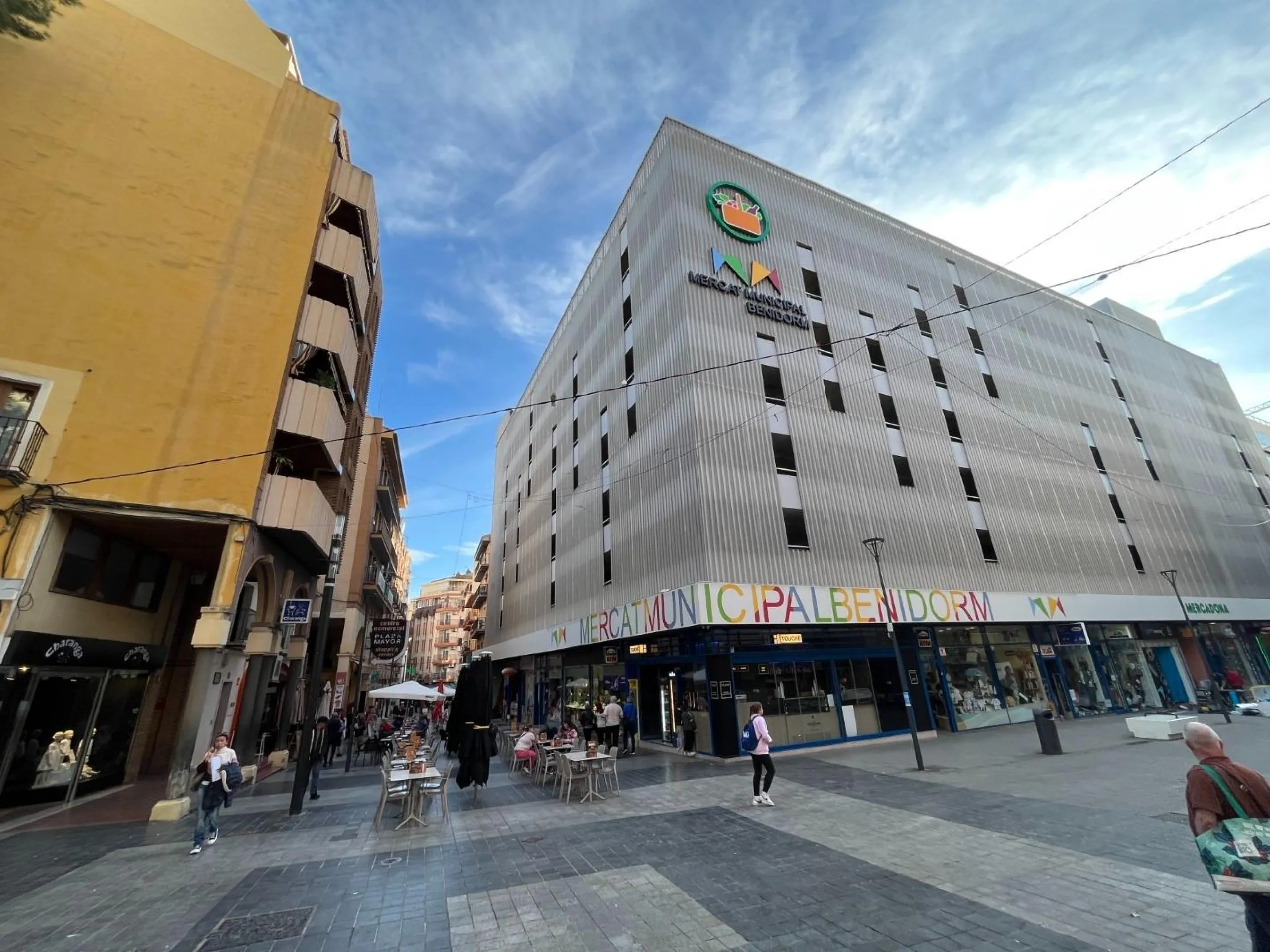 Local comercial en funcionamiento en el centro de la ciudad