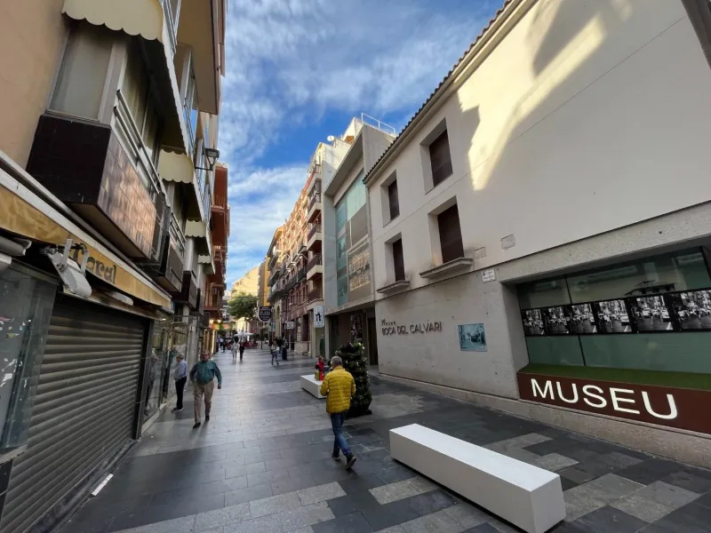 Local comercial en funcionamiento en el centro de la ciudad