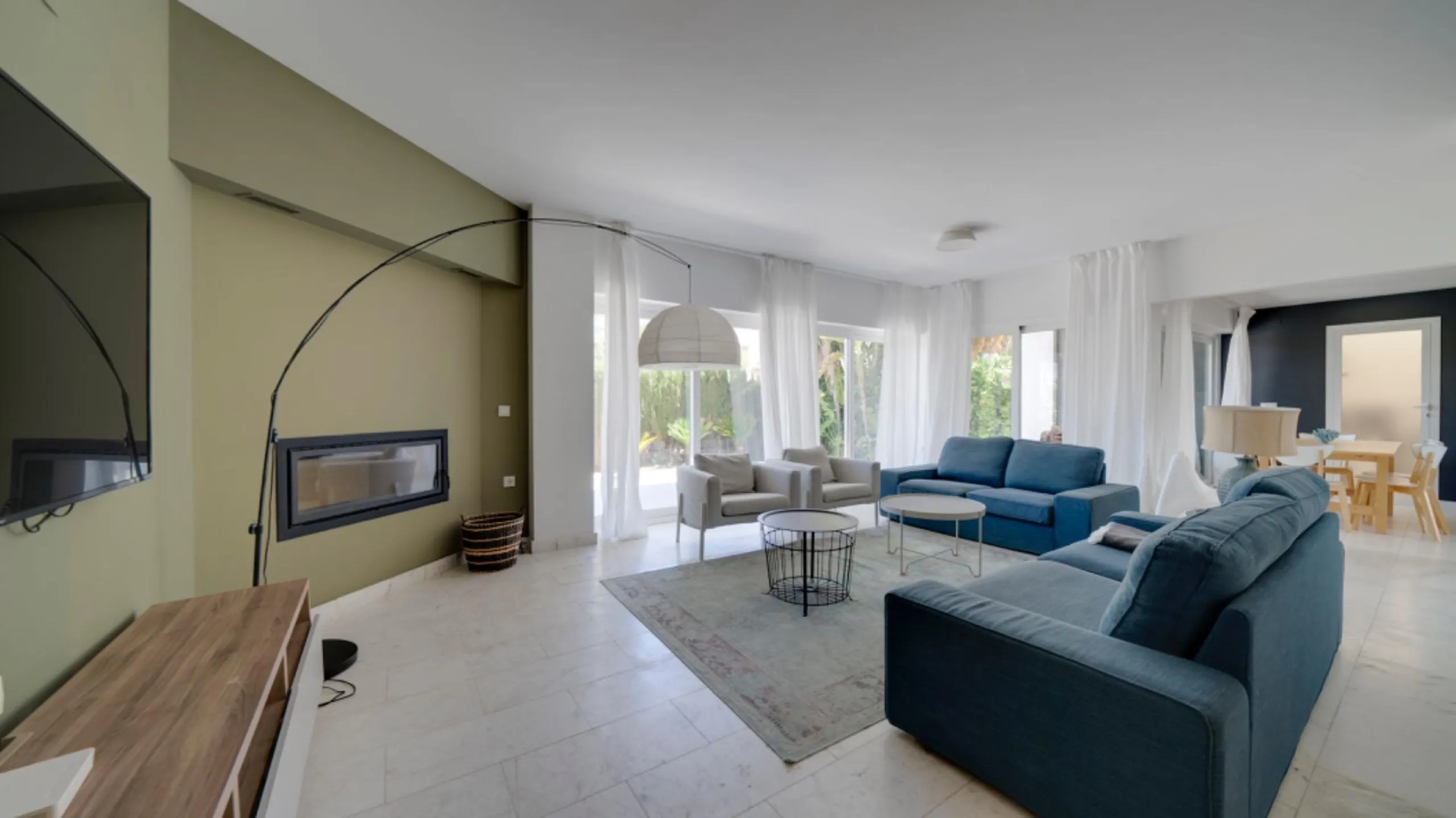 VILLA DE LUJO EN EL CENTRO DE ALBIR