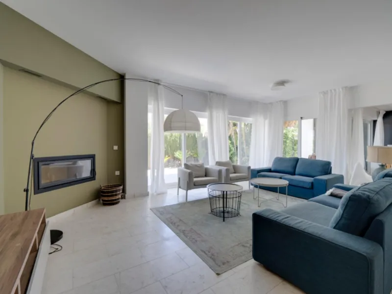 VILLA DE LUJO EN EL CENTRO DE ALBIR
