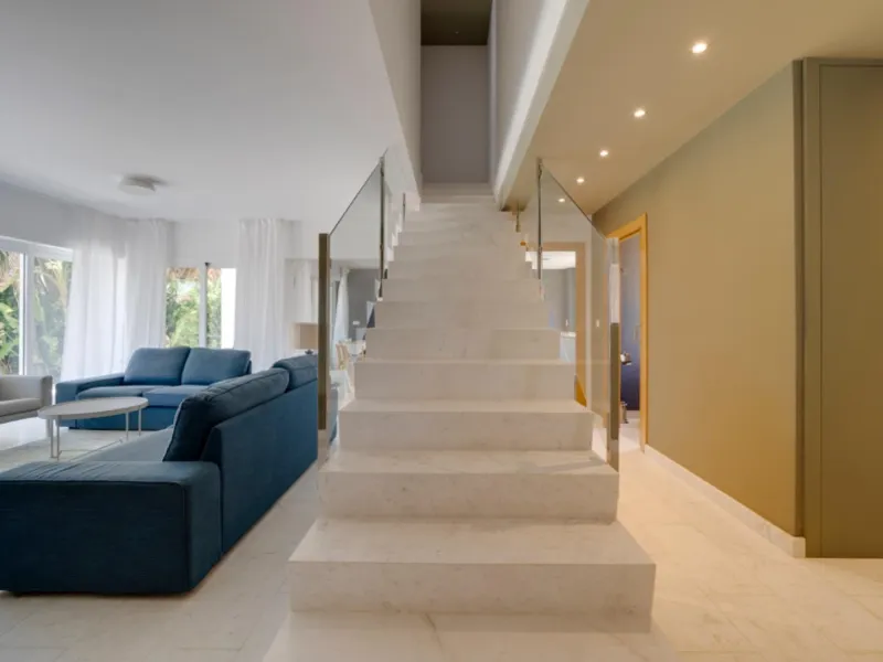 VILLA DE LUJO EN EL CENTRO DE ALBIR