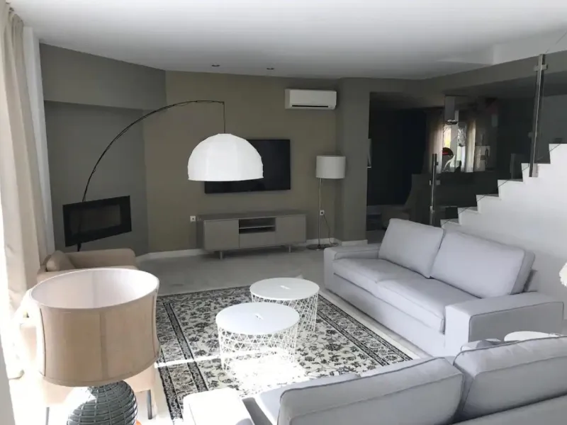 VILLA DE LUJO EN EL CENTRO DE ALBIR