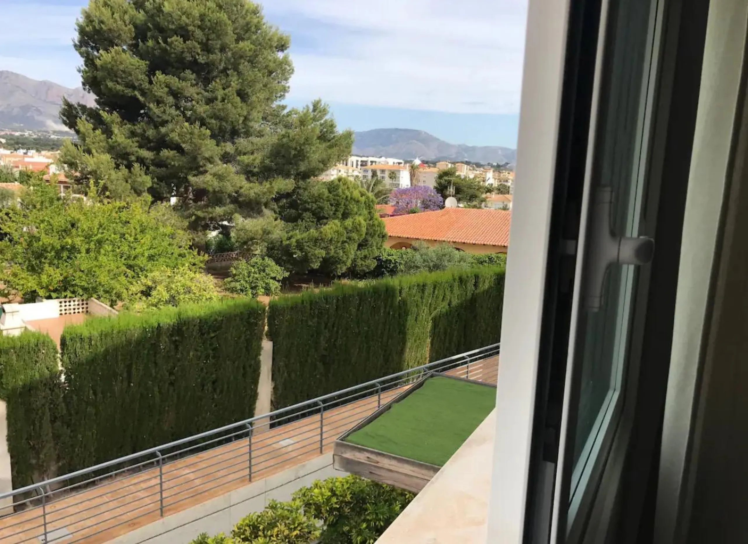 VILLA DE LUJO EN EL CENTRO DE ALBIR