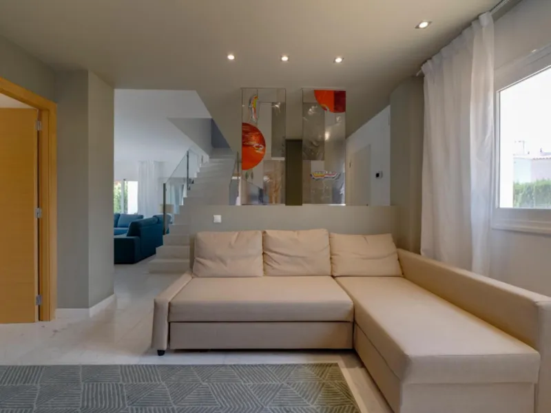 VILLA DE LUJO EN EL CENTRO DE ALBIR