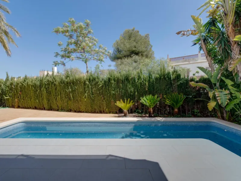 VILLA DE LUJO EN EL CENTRO DE ALBIR