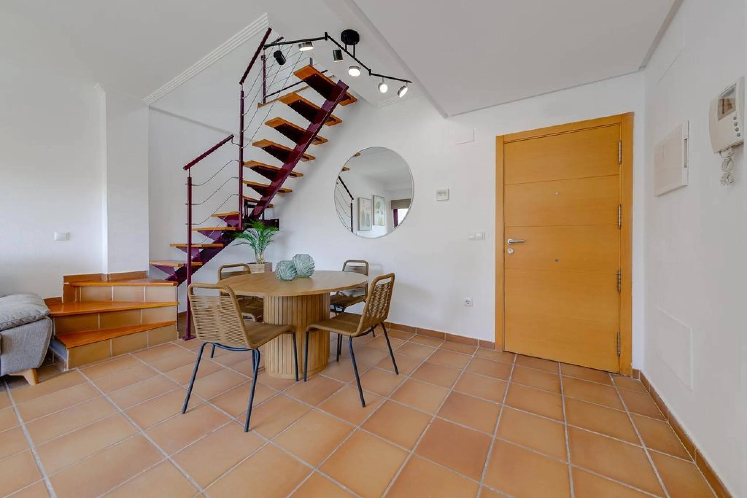 ATTIC 2 BEDROOMS 2 BATHROOMS WITH GARAGE AND STORAGE SWIMMING POOLS SAUNA JACUZZI AND GYM 5 MINUTES FROM ARCHENA SPA