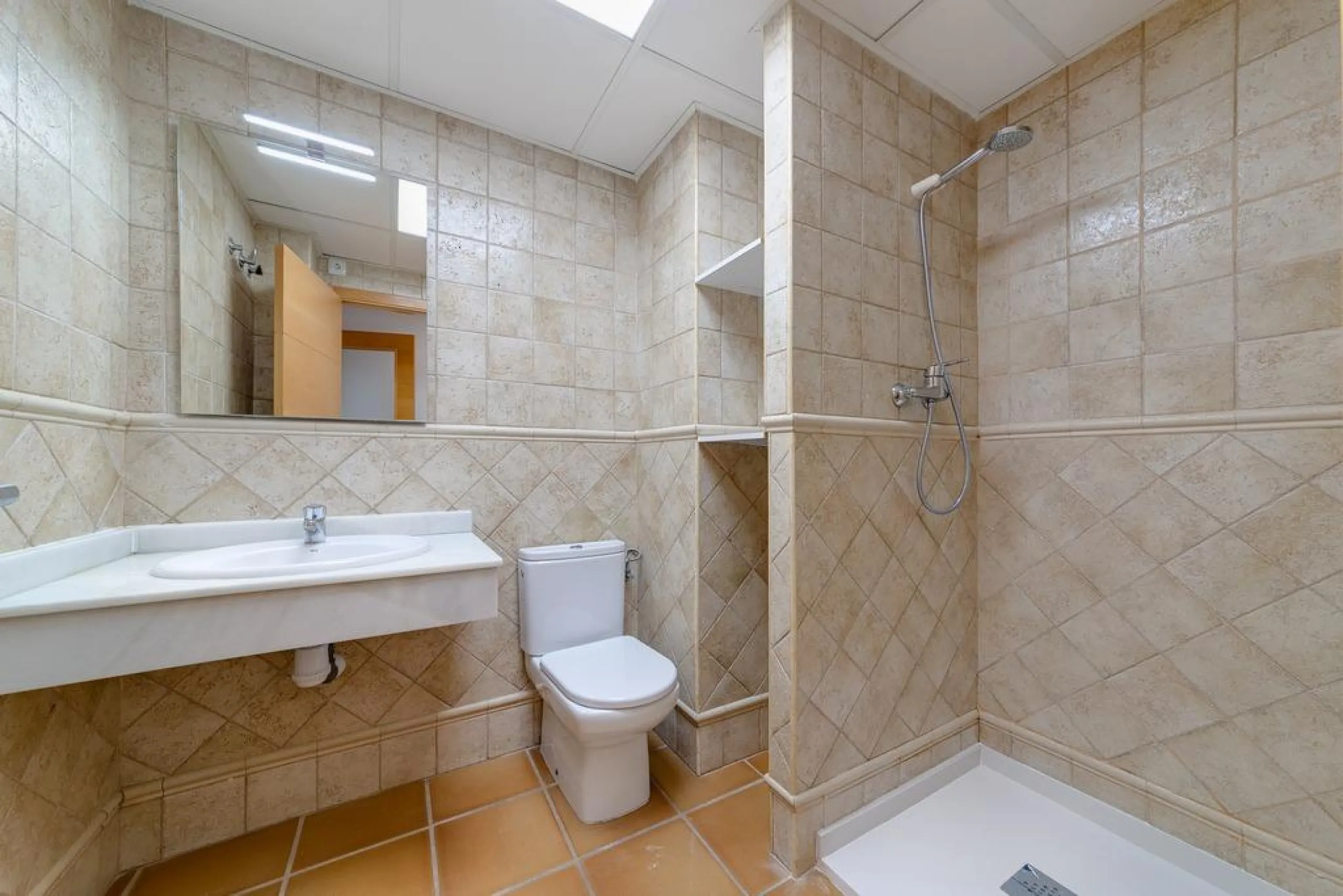ATTIC 2 BEDROOMS 2 BATHROOMS WITH GARAGE AND STORAGE SWIMMING POOLS SAUNA JACUZZI AND GYM 5 MINUTES FROM ARCHENA SPA
