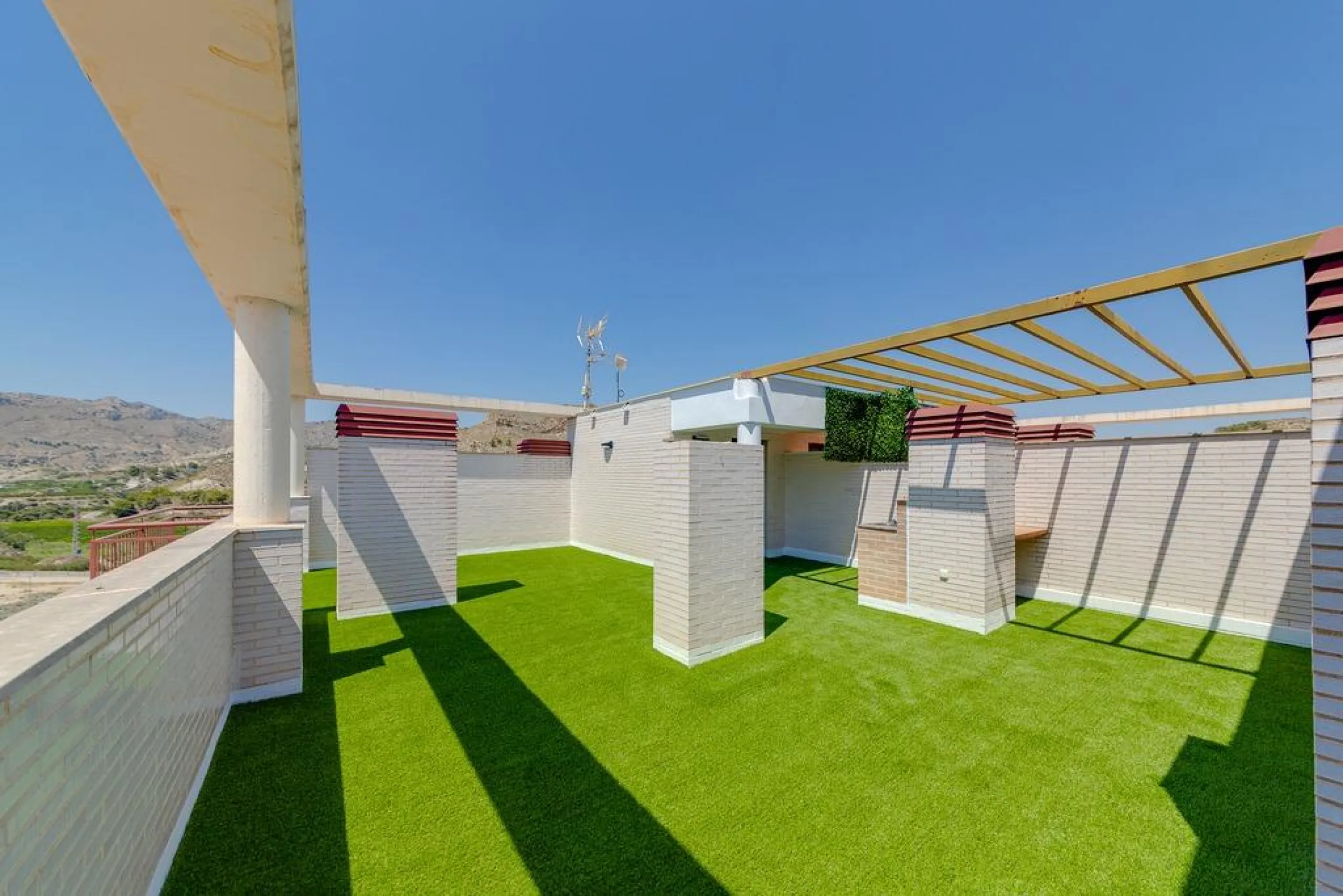 ATTIC 2 BEDROOMS 2 BATHROOMS WITH GARAGE AND STORAGE SWIMMING POOLS SAUNA JACUZZI AND GYM 5 MINUTES FROM ARCHENA SPA