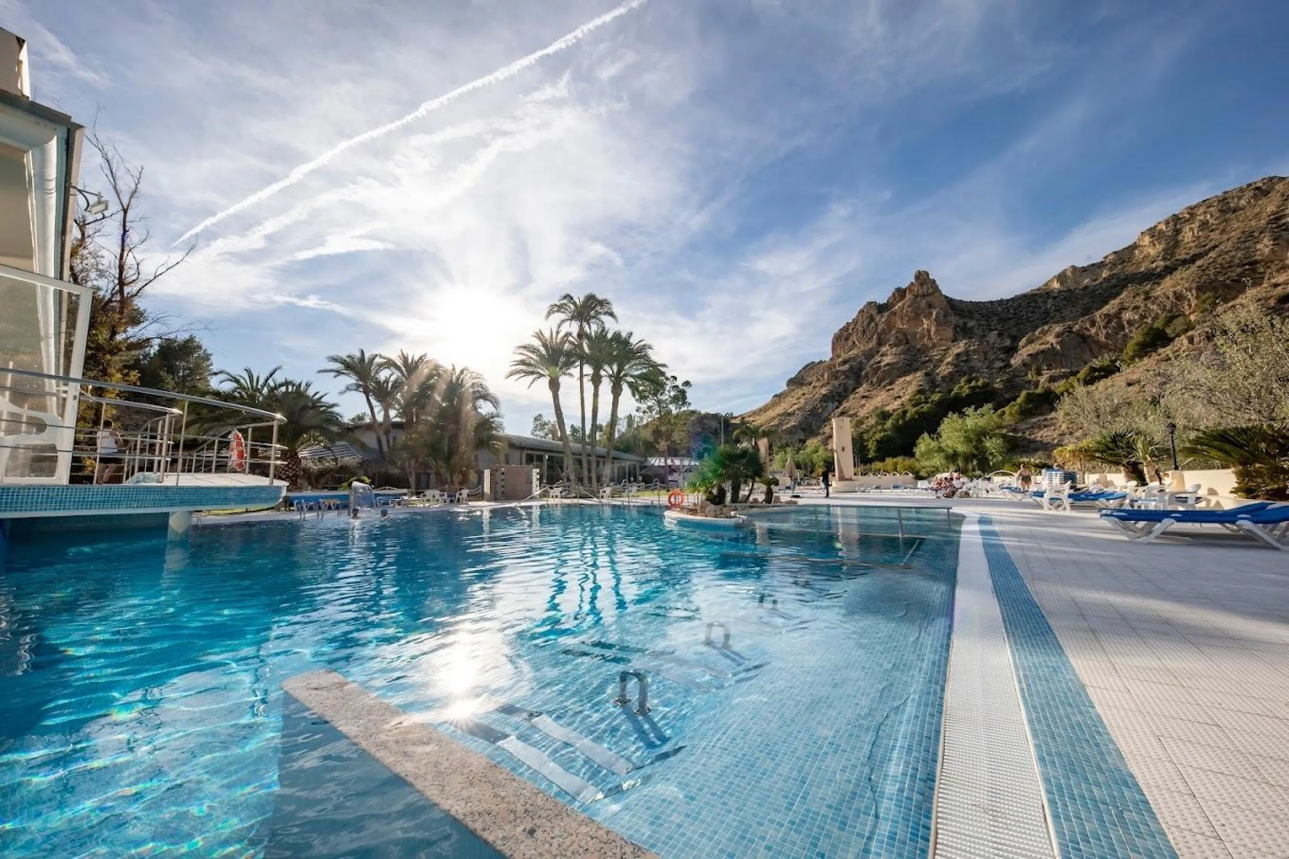 ATTIC 2 BEDROOMS 2 BATHROOMS WITH GARAGE AND STORAGE SWIMMING POOLS SAUNA JACUZZI AND GYM 5 MINUTES FROM ARCHENA SPA